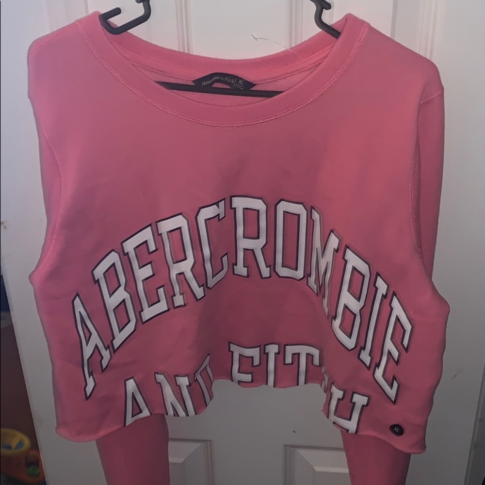 BRAND NEW ABERCROMBIE&FITCH croptop 🔥🔥🔥
